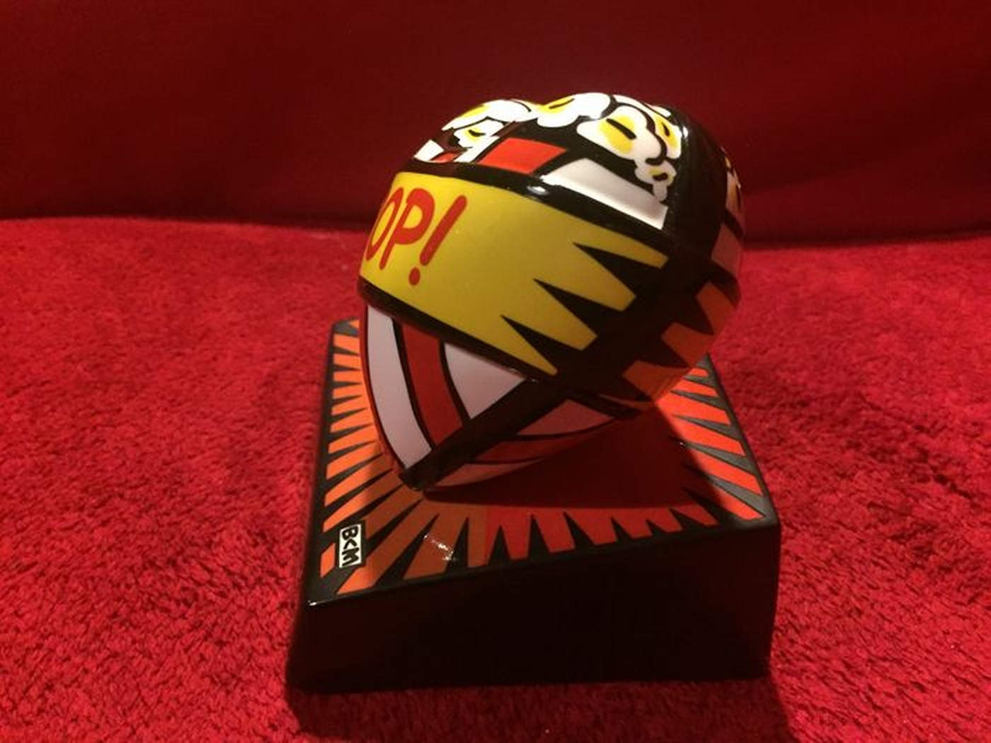 Burton Morris - LOVE POP! RED, porcelain sculpture – Bild 2